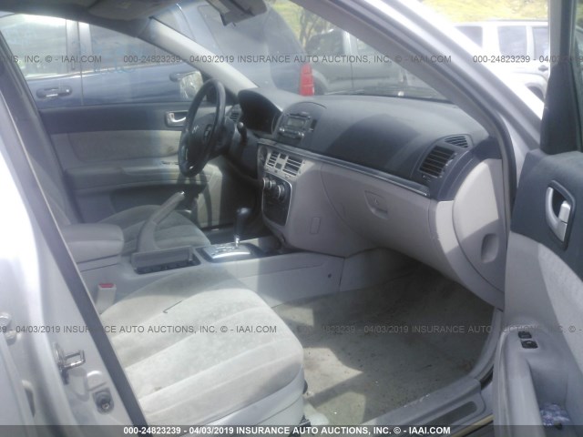 5NPEU46F76H063279 - 2006 HYUNDAI SONATA GLS/LX SILVER photo 5