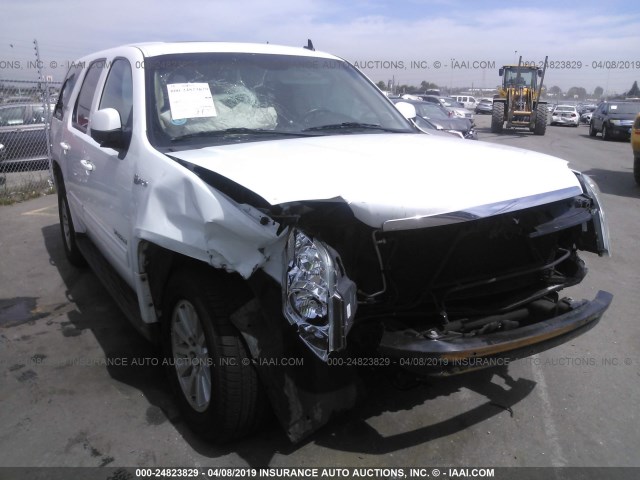 1GKS1FEJ8DR194017 - 2013 GMC YUKON HYBRID WHITE photo 1