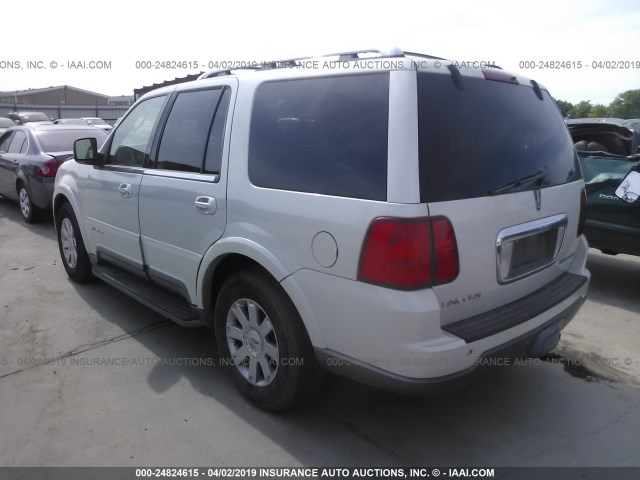 5LMFU27R24LJ39400 - 2004 LINCOLN NAVIGATOR 白色 照片 3