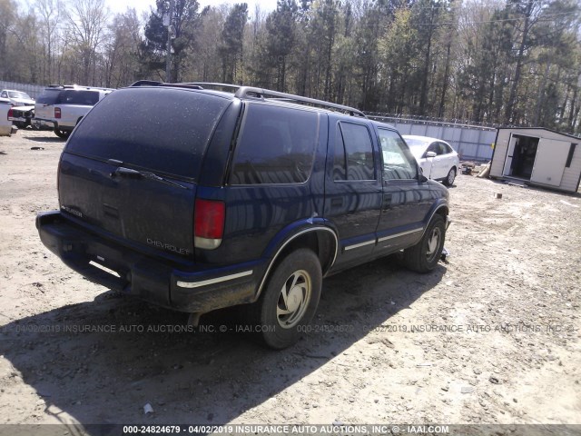 1GNDT13W9W2293111 - 1998 CHEVROLET BLAZER BLUE photo 4