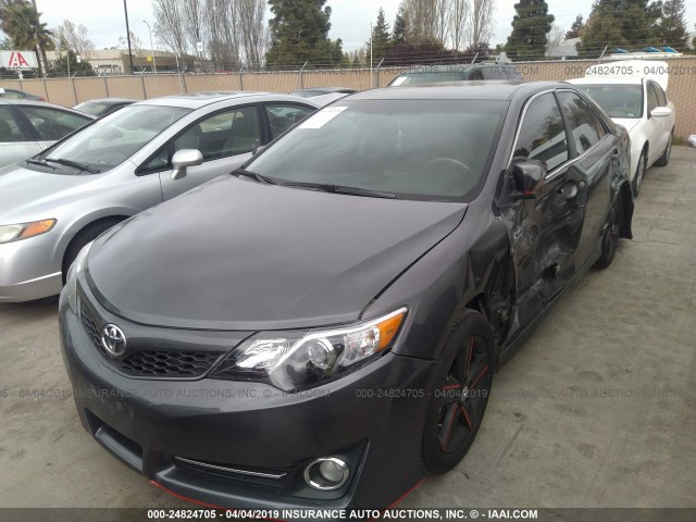 4T1BF1FK2EU377107 - 2014 TOYOTA CAMRY L/SE/LE/XLE GRAY photo 2
