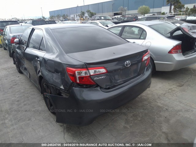 4T1BF1FK2EU377107 - 2014 TOYOTA CAMRY L/SE/LE/XLE GRAY photo 3