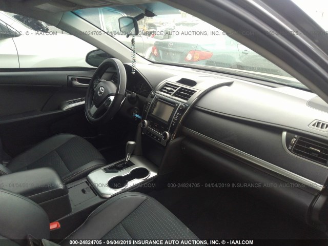 4T1BF1FK2EU377107 - 2014 TOYOTA CAMRY L/SE/LE/XLE GRAY photo 5