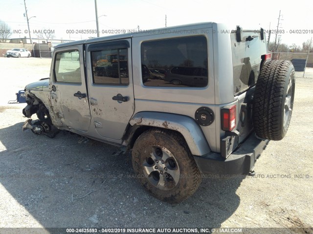 1C4BJWEG8GL346059 - 2016 JEEP WRANGLER UNLIMITE SAHARA GRAY photo 3