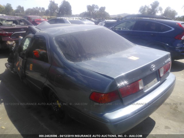 JT2BF28K310300988 - 2001 TOYOTA CAMRY LE/XLE BLUE photo 3