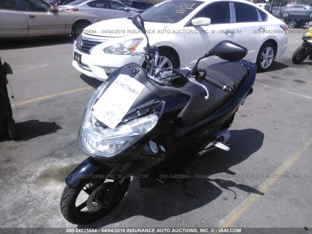 RLHKF1803FY001591 - 2015 HONDA PCX 150 BLACK photo 2