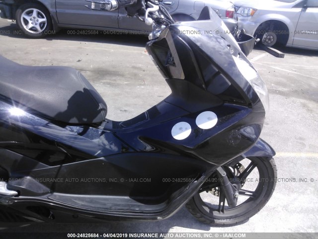 RLHKF1803FY001591 - 2015 HONDA PCX 150 BLACK photo 5