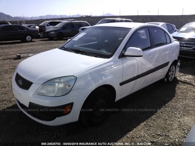 KNADE123X76230973 - 2007 KIA RIO LX/SX WHITE photo 2