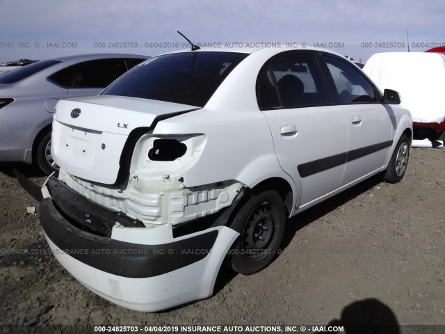 KNADE123X76230973 - 2007 KIA RIO LX/SX WHITE photo 4