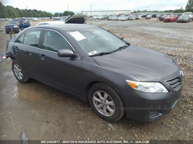 4T4BF3EK5BR215003 - 2011 TOYOTA CAMRY SE/LE/XLE 灰色 照片 1