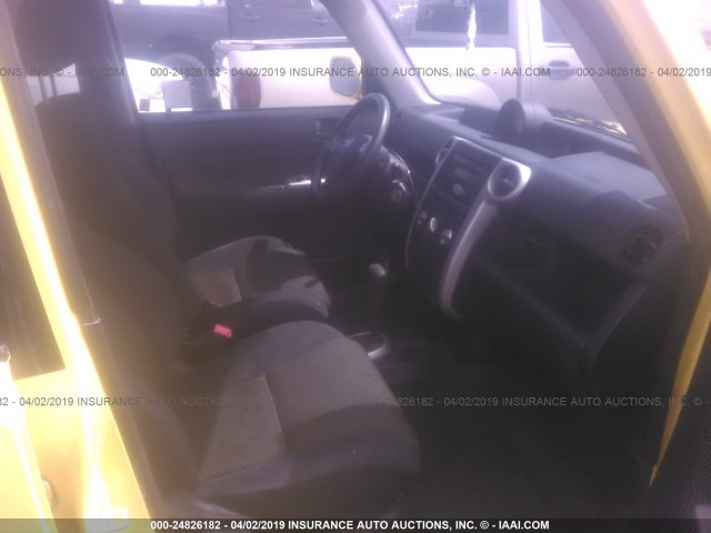 JTLKT324554016748 - 2005 TOYOTA SCION XB 黄色 照片 5