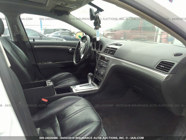 1G8ZV57B99F114824 - 2009 SATURN AURA XR WHITE photo 5