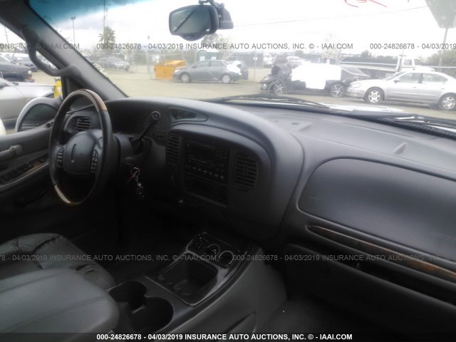 5LMFU28A1YLJ25406 - 2000 LINCOLN NAVIGATOR 银色 照片 5