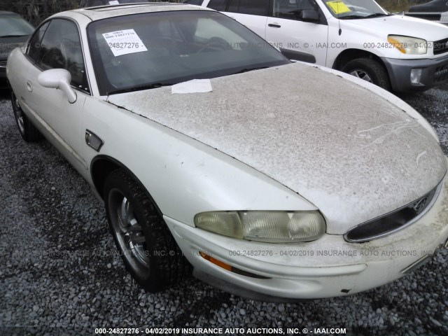 1G4GD2219W4710922 - 1998 BUICK RIVIERA WHITE photo 1