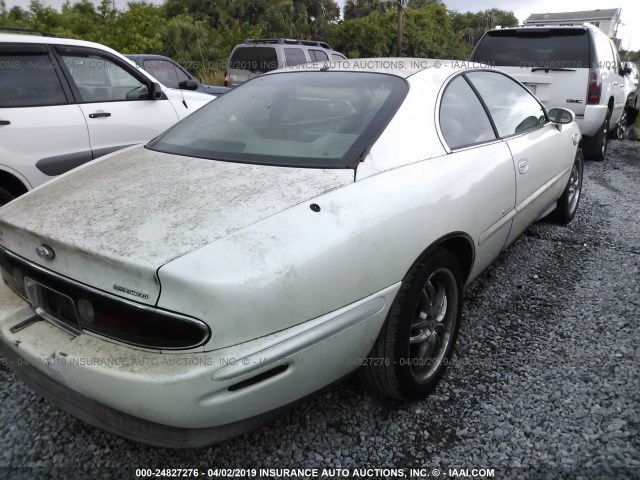 1G4GD2219W4710922 - 1998 BUICK RIVIERA WHITE photo 4