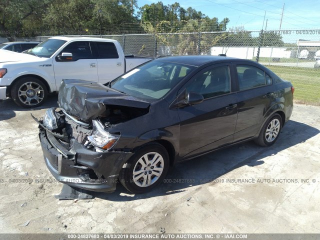 1G1JB5SHXH4100490 - 2017 CHEVROLET SONIC LS 灰色 照片 2