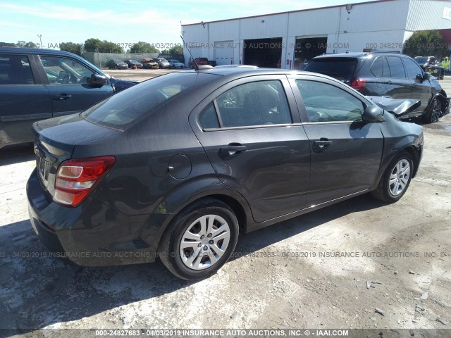 1G1JB5SHXH4100490 - 2017 CHEVROLET SONIC LS 灰色 照片 4