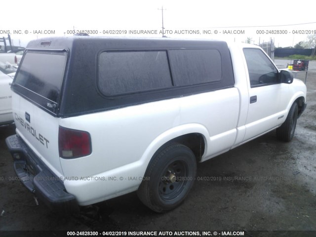 1GCCS145X28153329 - 2002 CHEVROLET S TRUCK S10 WHITE photo 4