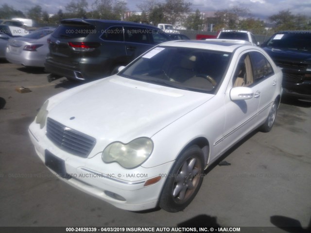 WDBRF61J82F229749 - 2002 MERCEDES-BENZ C 240 WHITE photo 2