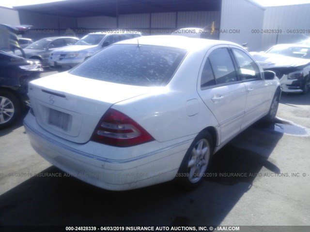 WDBRF61J82F229749 - 2002 MERCEDES-BENZ C 240 WHITE photo 4