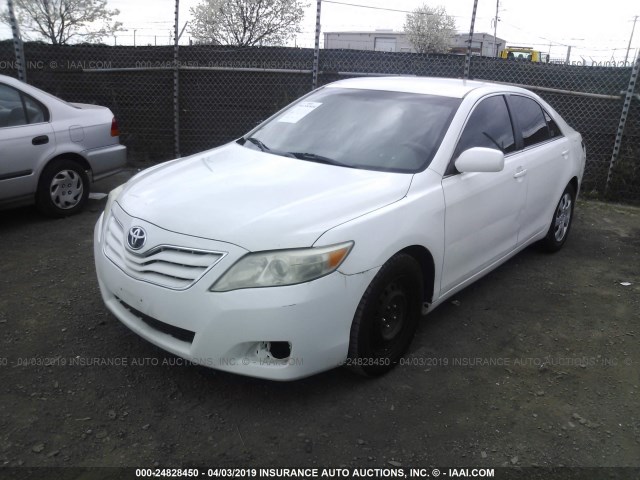 4T4BF3EKXBR088894 - 2011 TOYOTA CAMRY SE/LE/XLE WHITE photo 2