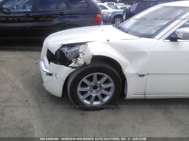 2C3KA63H67H626382 - 2007 CHRYSLER 300C WHITE photo 6