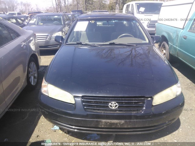 4T1BG22K8VU773986 - 1997 TOYOTA CAMRY CE/LE/XLE შავი ფოტო 6