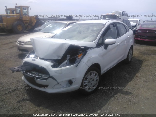 3FADP4AJ5JM121848 - 2018 FORD FIESTA S WHITE photo 2