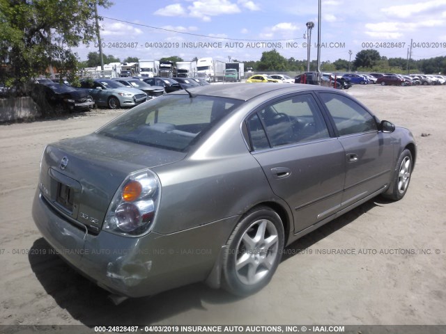 1N4BL11D02C716332 - 2002 NISSAN ALTIMA SE SILVER photo 4