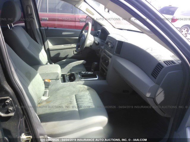 1J4GR48K95C556695 - 2005 JEEP GRAND CHEROKEE LAREDO/COLUMBIA/FREEDOM 黑色 照片 5