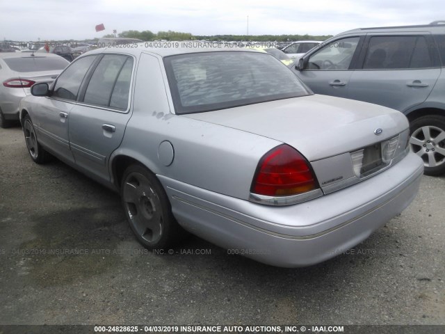 2FAFP73W81X128302 - 2001 FORD CROWN VICTORIA  SILVER photo 3