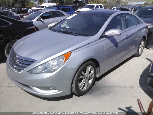 5NPEC4AC3CH352977 - 2012 HYUNDAI SONATA SE/LIMITED SILVER photo 2