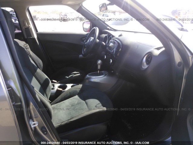 JN8AF5MR9HT703894 - 2017 NISSAN JUKE S/SV/SL/NISMO SILVER photo 5