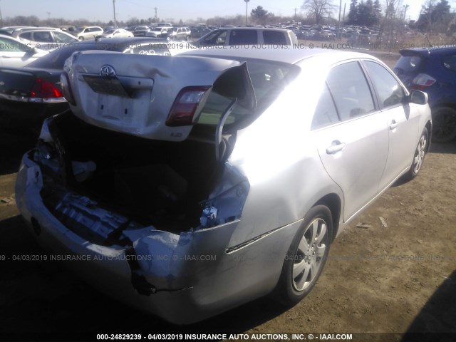 4T4BE46KX9R092185 - 2009 TOYOTA CAMRY SE/LE/XLE SILVER photo 4