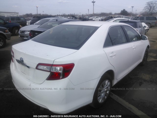 4T1BD1FK4EU119676 - 2014 TOYOTA CAMRY HYBRID/LE/XLE WHITE photo 4