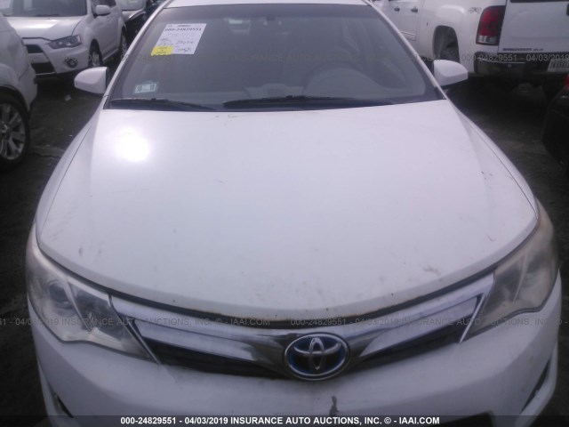 4T1BD1FK4EU119676 - 2014 TOYOTA CAMRY HYBRID/LE/XLE WHITE photo 6