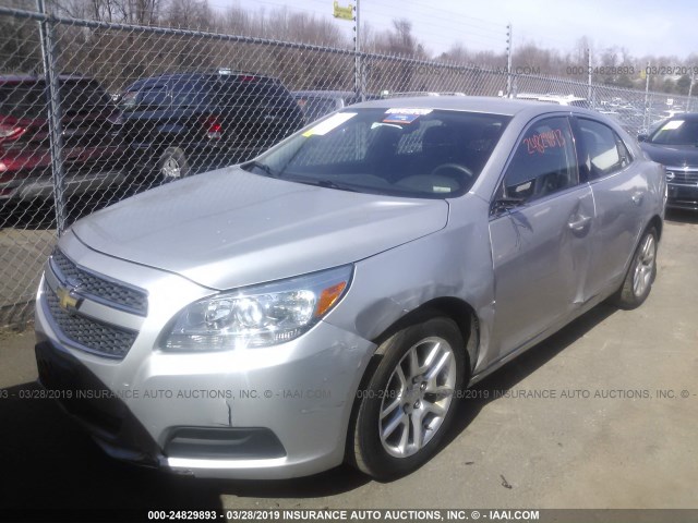 1G11D5RR5DF108410 - 2013 CHEVROLET MALIBU 1LT ვერცხლისფერი ფოტო 2