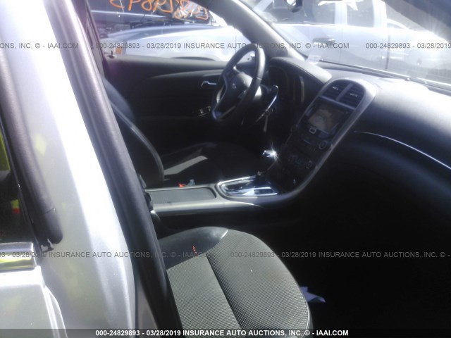 1G11D5RR5DF108410 - 2013 CHEVROLET MALIBU 1LT ვერცხლისფერი ფოტო 5