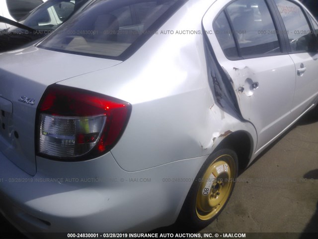 JS2YC5A28B6304111 - 2011 SUZUKI SX4 LE WHITE photo 6