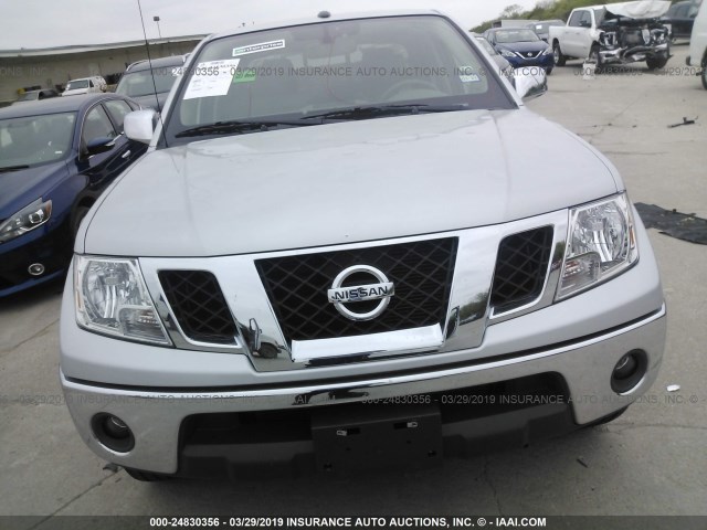 1N6AD0ER9KN745767 - 2019 NISSAN FRONTIER S/SV/SL/DESERT RUNNER SILVER photo 6