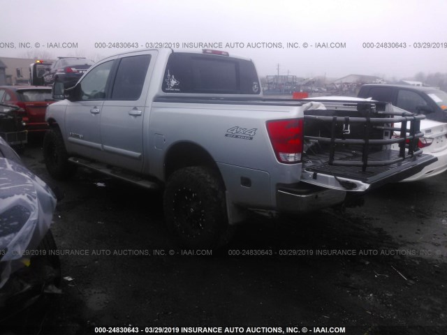 1N6BA07B25N565161 - 2005 NISSAN TITAN XE/SE/LE SILVER photo 3