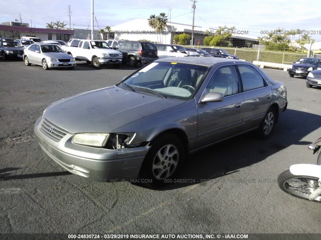 JT2BF22K1X0150252 - 1999 TOYOTA CAMRY LE/XLE 灰色 照片 2