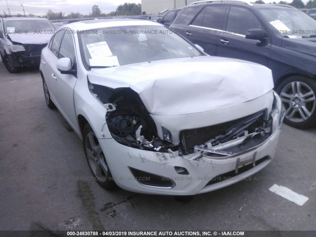 YV1622FS8C2131947 - 2012 VOLVO S60 T5 WHITE photo 1