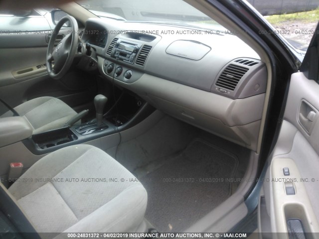 4T1BE32K43U679824 - 2003 TOYOTA CAMRY LE/XLE/SE GREEN photo 5