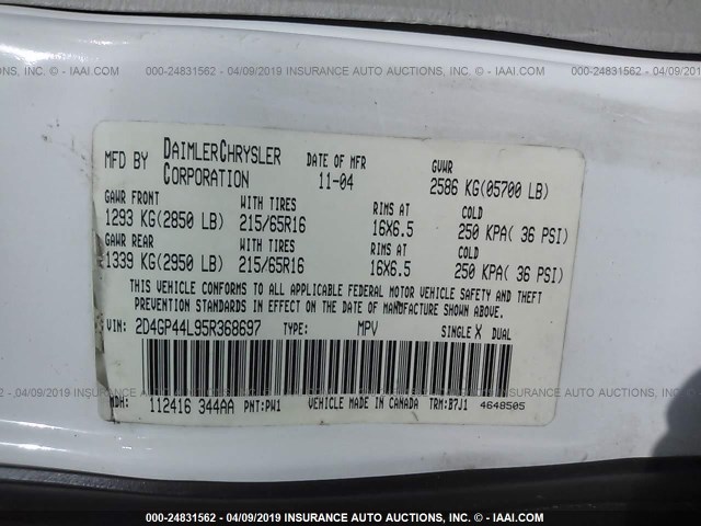 2D4GP44L95R368697 - 2005 DODGE GRAND CARAVAN SXT WHITE photo 9