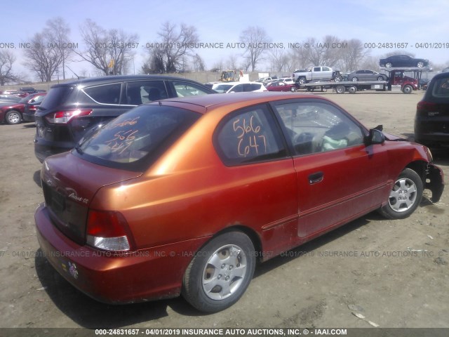 KMHCG35G3YU055817 - 2000 HYUNDAI ACCENT GS ORANGE photo 4