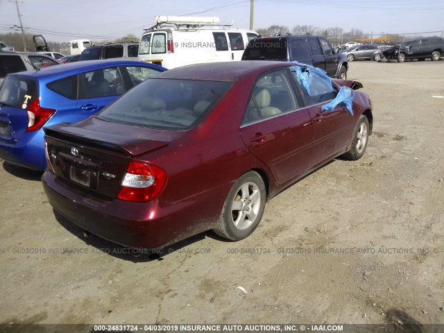 4T1BF30K32U002553 - 2002 TOYOTA CAMRY LE/XLE/SE RED photo 4