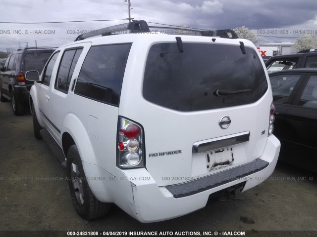 5N1AR18U75C724714 - 2005 NISSAN PATHFINDER LE/SE/XE WHITE photo 3