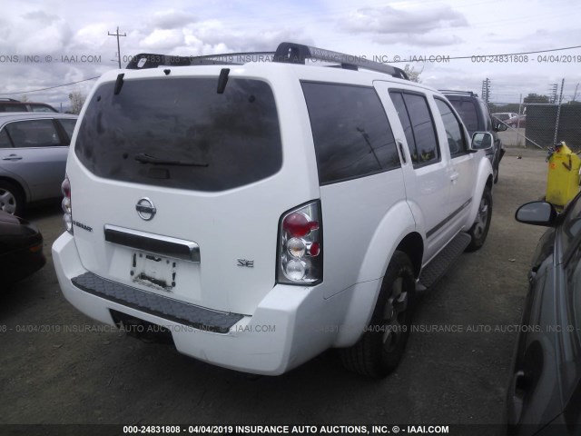 5N1AR18U75C724714 - 2005 NISSAN PATHFINDER LE/SE/XE WHITE photo 4