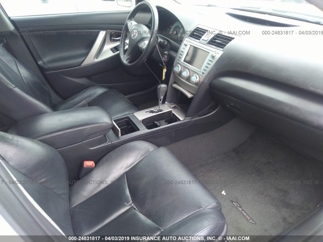 4T1BK46K89U591330 - 2009 TOYOTA CAMRY SE/LE/XLE WHITE photo 5